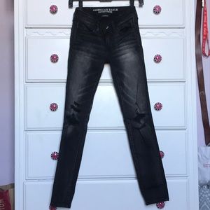 NEVER WORN AMERICAN EAGLE JEANS!!